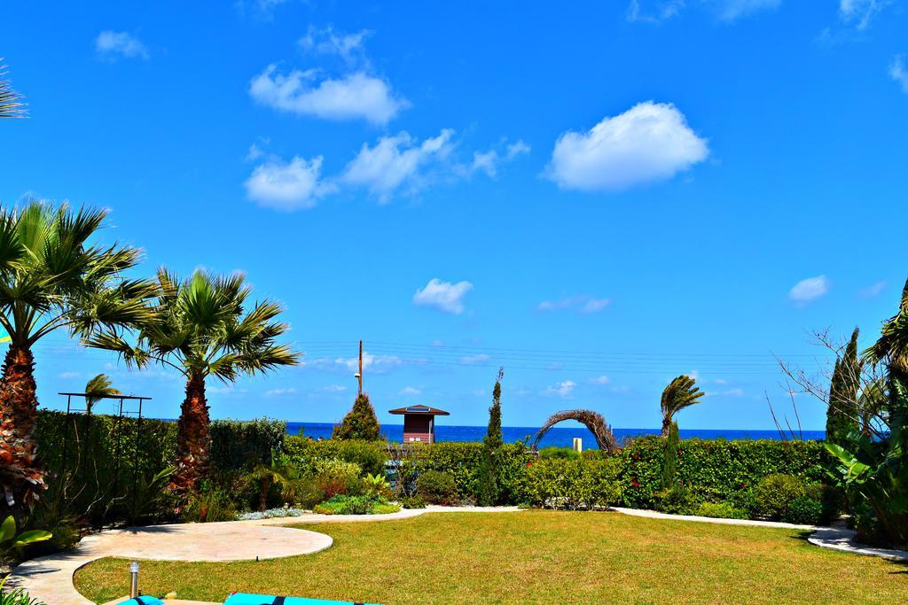 Latchi Beach Front Villa - Private Heated Pool - Amazing Uninterrupted Sea Views Polis エクステリア 写真