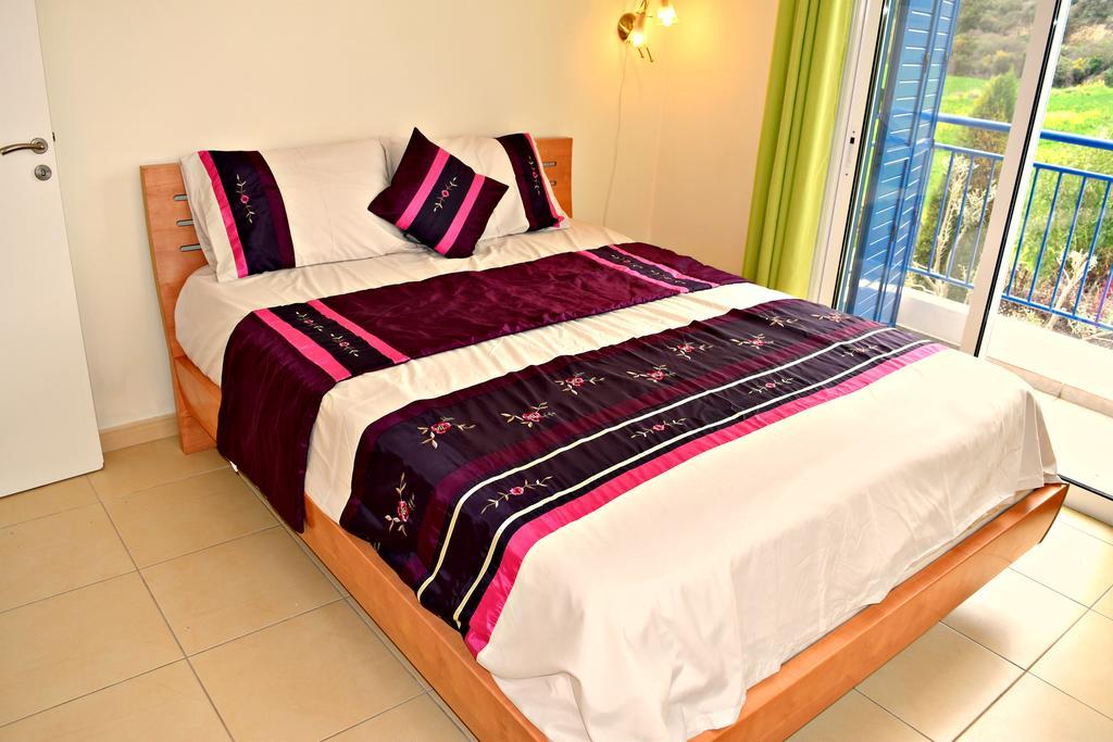 Latchi Beach Front Villa - Private Heated Pool - Amazing Uninterrupted Sea Views Polis エクステリア 写真