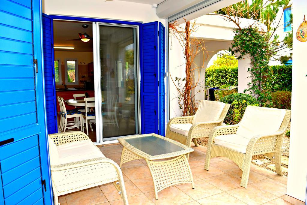 Latchi Beach Front Villa - Private Heated Pool - Amazing Uninterrupted Sea Views Polis エクステリア 写真