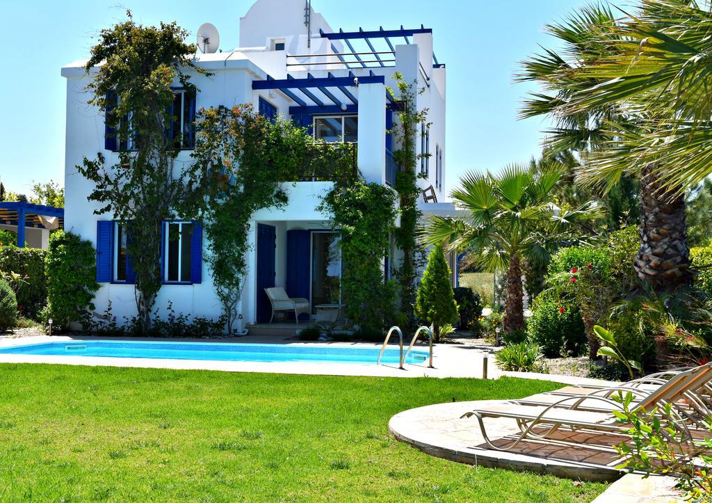 Latchi Beach Front Villa - Private Heated Pool - Amazing Uninterrupted Sea Views Polis エクステリア 写真